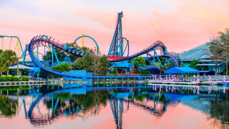 Paisagem da Mako ao pôr do sol no SeaWorld Orlando