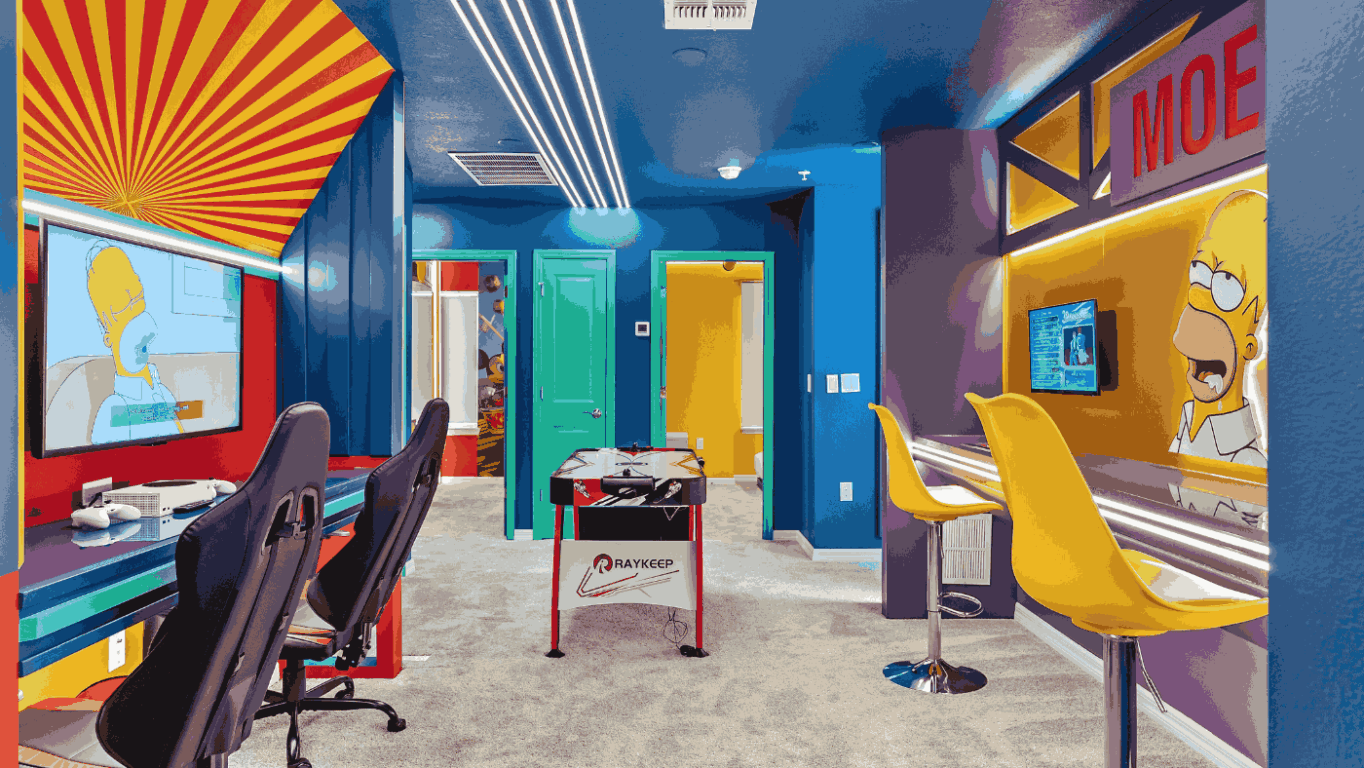 Sala de jogos temática de Os Simpsons em Casa de 5 quartos em Windsor Cay 