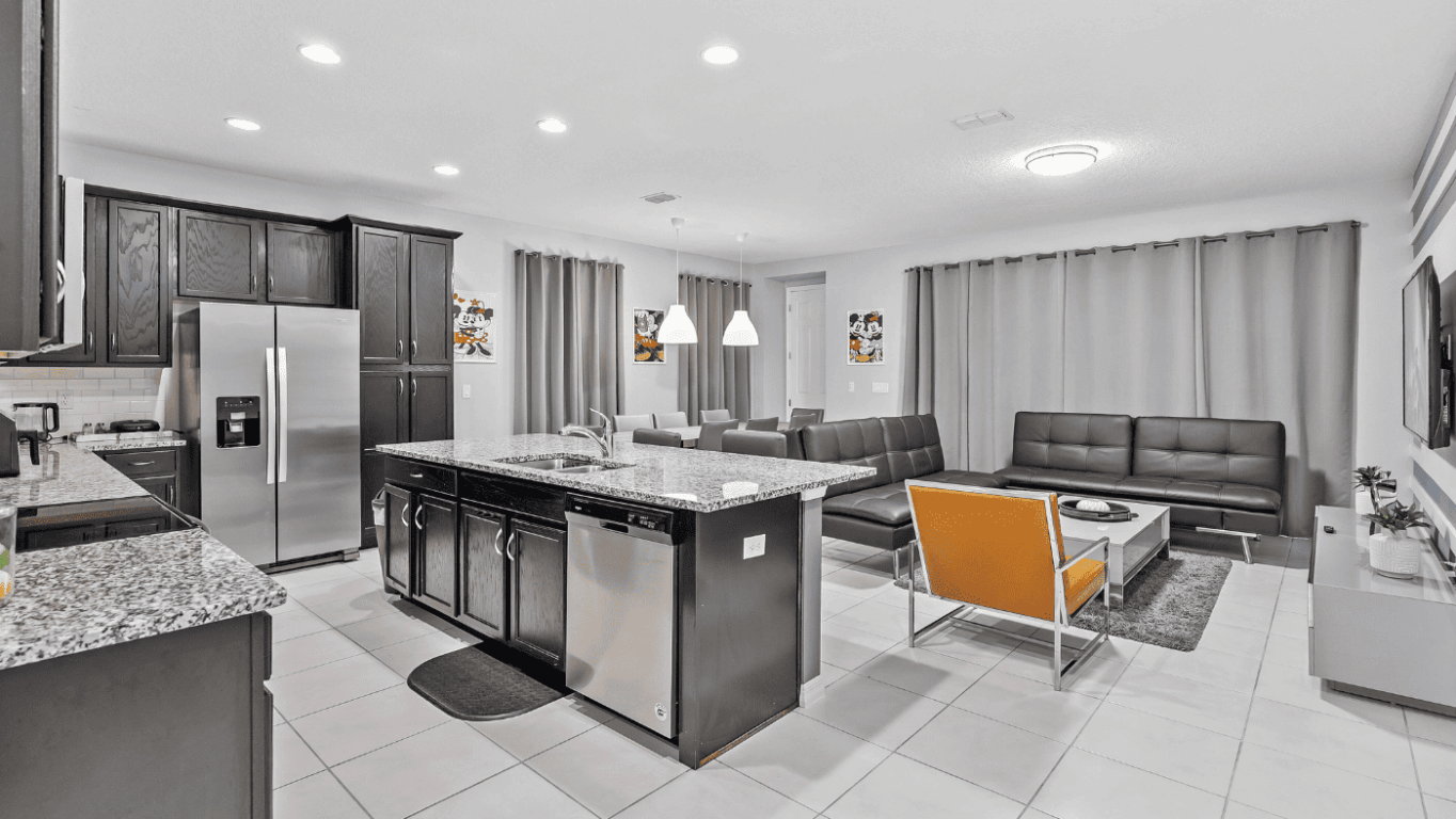 Sala e cozinha em casa no condomínio Solara em Orlando Sala e cozinha em casa no condomínio Solara em Orlando